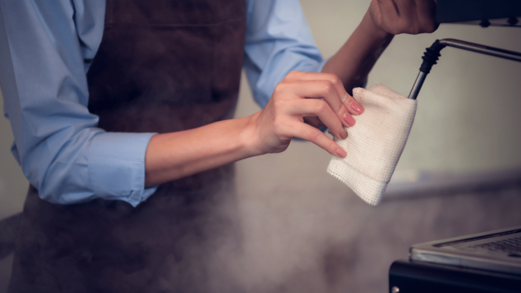 Melkopschuimers-schoonmaken